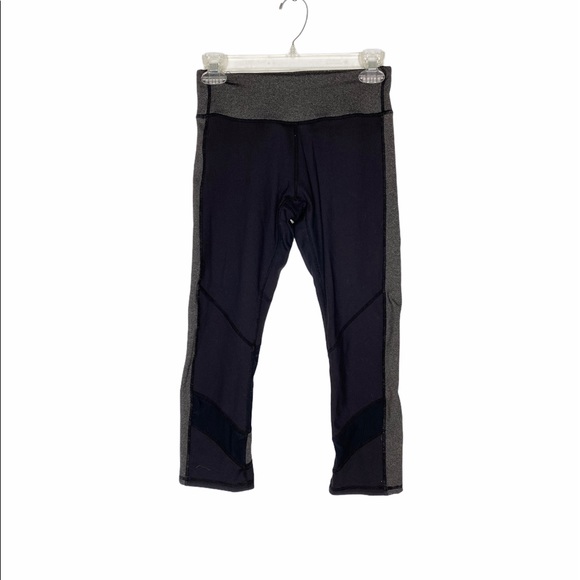 ADORE ME Color Block Mesh Capri Cropped Legging - Picture 2 of 5